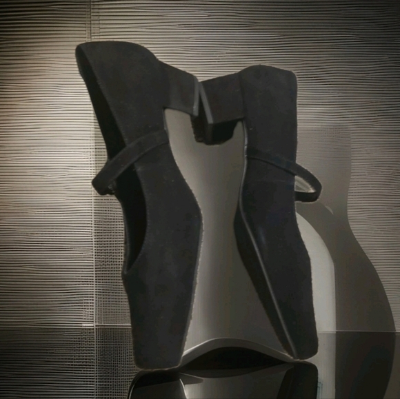 Matisse Mirabelle Mary Jane pumps, featuring a square toe and a buckled strap. - Picture 3 of 8
